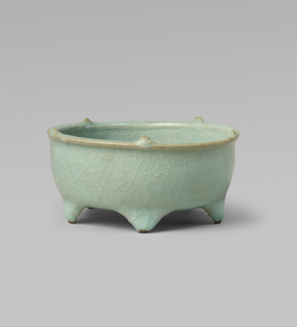 A Longquan Guan-type censer (Southern Song/Yuan dynasty, 13th/14th century)